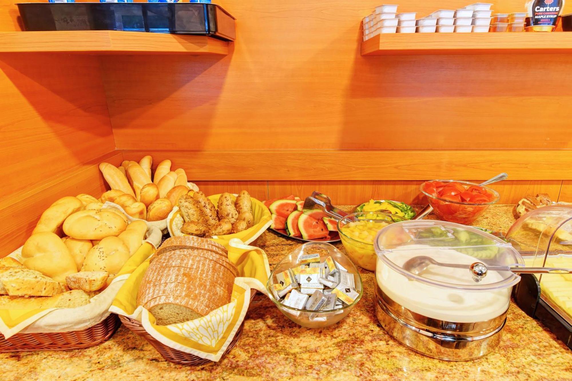 צ'סקה בודיוביצה Hotel Adler מראה חיצוני תמונה