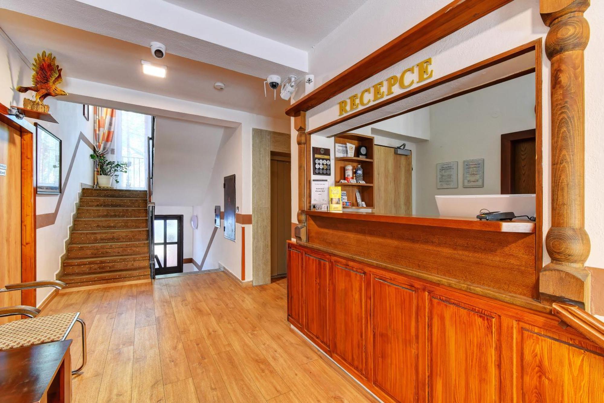 צ'סקה בודיוביצה Hotel Adler מראה חיצוני תמונה