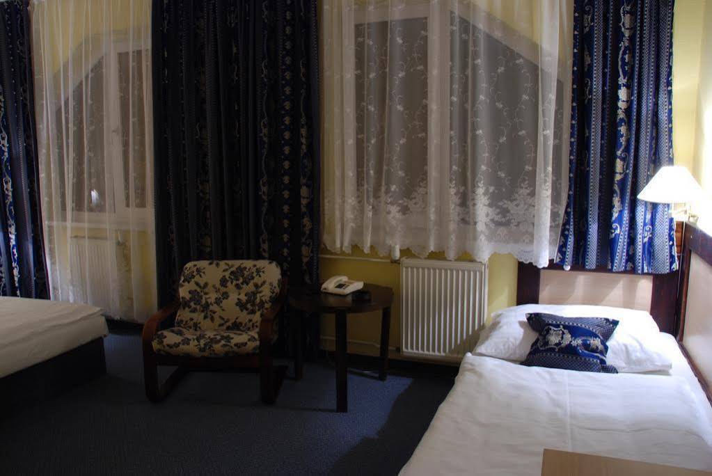 צ'סקה בודיוביצה Hotel Adler מראה חיצוני תמונה